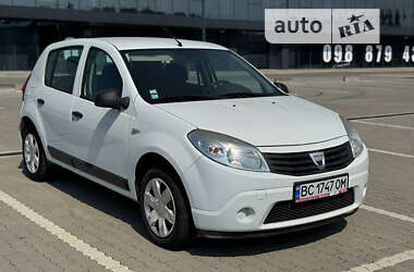 Хетчбек Dacia Sandero 2010 в Львові