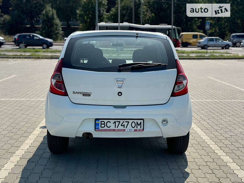 Хетчбек Dacia Sandero 2010 в Львові