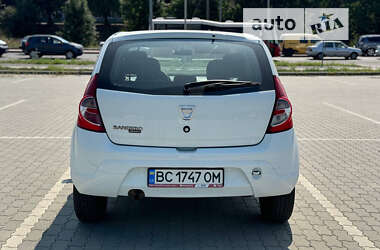 Хетчбек Dacia Sandero 2010 в Львові