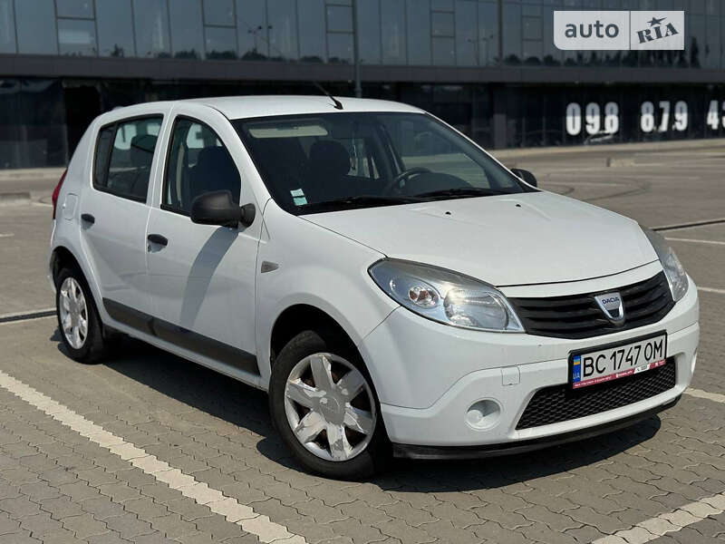 Хетчбек Dacia Sandero 2010 в Львові