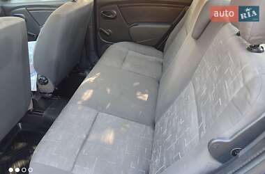 Хэтчбек Dacia Sandero 2009 в Сновске