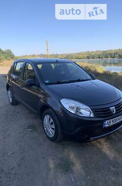 Хэтчбек Dacia Sandero 2009 в Ямполе