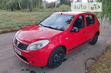 Хэтчбек Dacia Sandero 2009 в Ровно