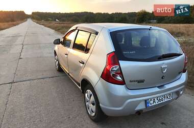 Хетчбек Dacia Sandero 2009 в Чигирину