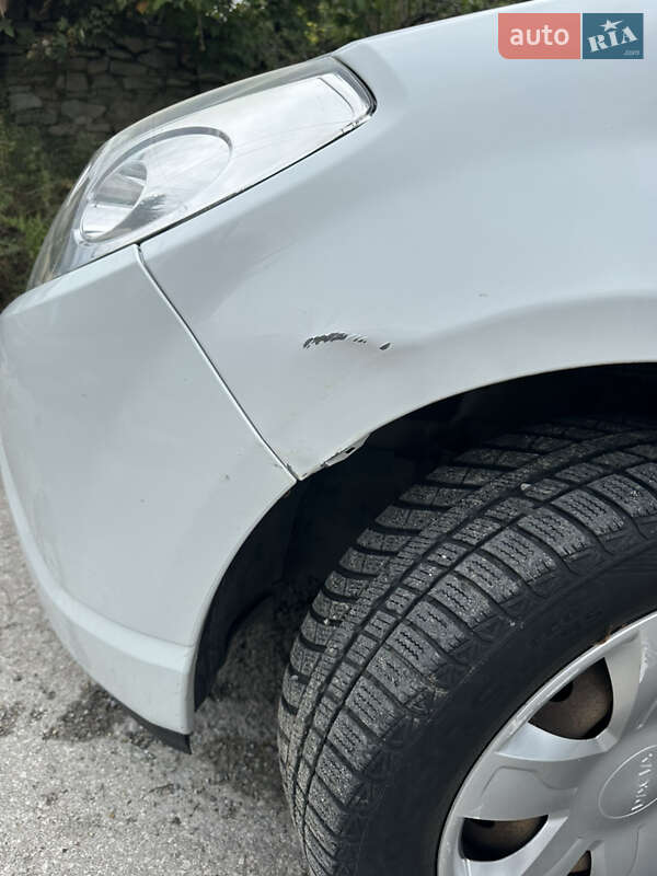 Хетчбек Dacia Sandero 2009 в Кам'янець-Подільському