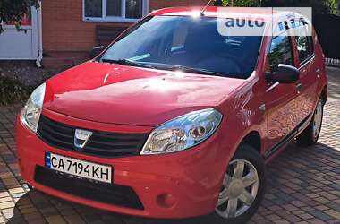 Хетчбек Dacia Sandero 2009 в Умані