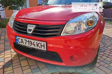 Хетчбек Dacia Sandero 2009 в Умані