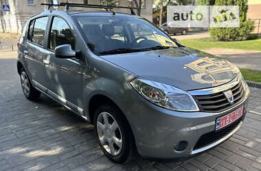 Хетчбек Dacia Sandero 2009 в Сумах