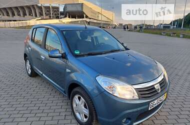 Хэтчбек Dacia Sandero 2009 в Львове