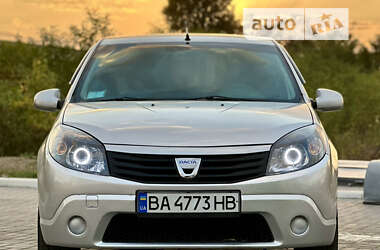 Хетчбек Dacia Sandero 2010 в Кропивницькому