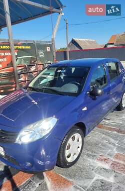 Хэтчбек Dacia Sandero 2008 в 