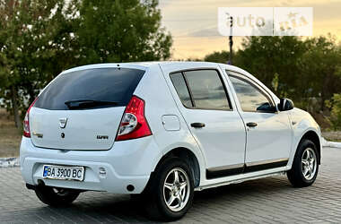 Хетчбек Dacia Sandero 2008 в Кропивницькому