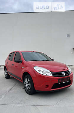 Хэтчбек Dacia Sandero 2009 в Луцке