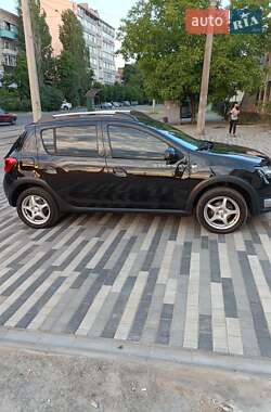 Внедорожник / Кроссовер Dacia Sandero 2013 в Николаеве