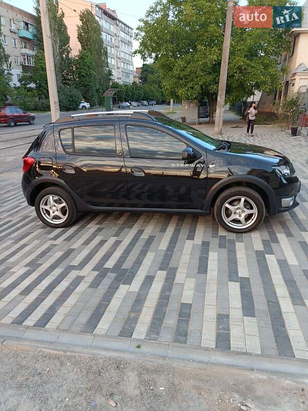 Внедорожник / Кроссовер Dacia Sandero 2013 в Николаеве