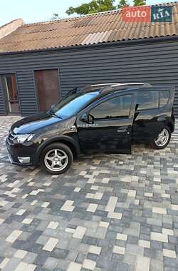 Внедорожник / Кроссовер Dacia Sandero 2013 в Николаеве