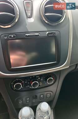 Внедорожник / Кроссовер Dacia Sandero 2013 в Николаеве