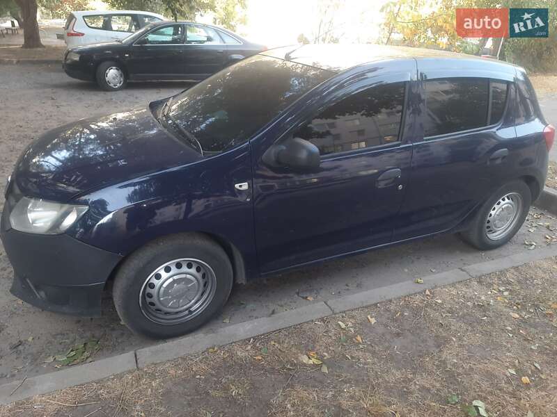 Хэтчбек Dacia Sandero 2013 в Харькове