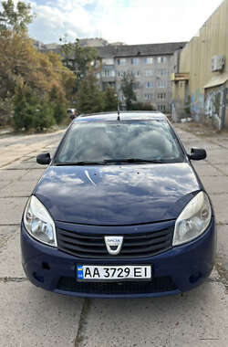 Хэтчбек Dacia Sandero 2009 в Киеве