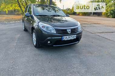 Хэтчбек Dacia Sandero 2009 в Черкассах