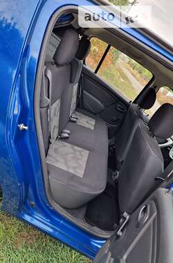 Хетчбек Dacia Sandero 2010 в Полтаві