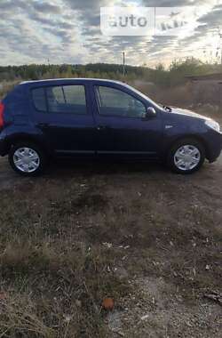 Хетчбек Dacia Sandero 2009 в Вінниці