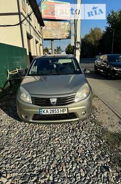 Хэтчбек Dacia Sandero 2011 в Киеве