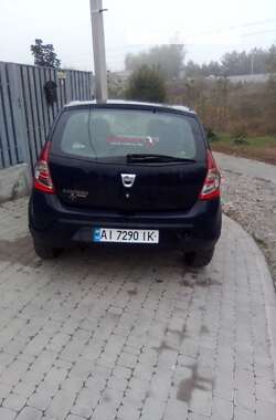 Хетчбек Dacia Sandero 2010 в Києві