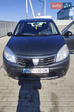 Хэтчбек Dacia Sandero 2009 в Львове