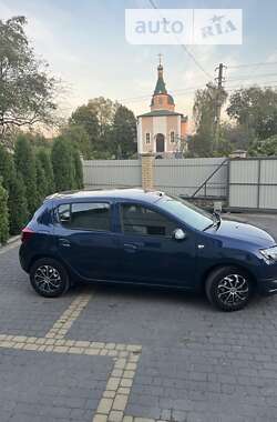 Хетчбек Dacia Sandero 2015 в Вінниці