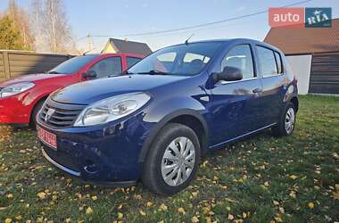 Хетчбек Dacia Sandero 2009 в Маневичах