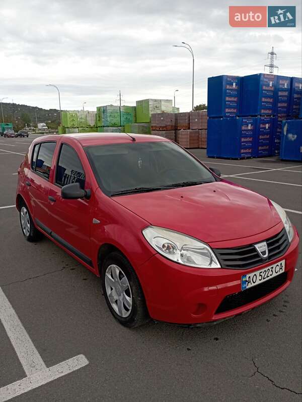 Хетчбек Dacia Sandero 2009 в Мукачевому