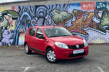 Хэтчбек Dacia Sandero 2009 в Киеве