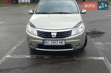 Хэтчбек Dacia Sandero 2009 в Львове