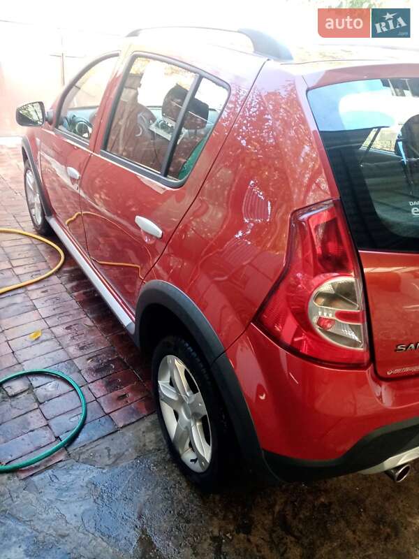 Хетчбек Dacia Sandero 2010 в Сумах