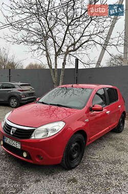 Хетчбек Dacia Sandero 2010 в Дубні