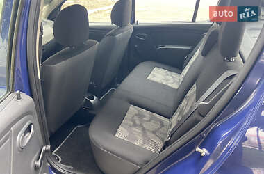 Хэтчбек Dacia Sandero 2008 в 