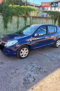 Хетчбек Dacia Sandero 2009 в Львові