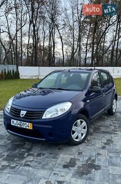 Хэтчбек Dacia Sandero 2009 в Луцке