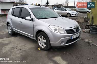 Хетчбек Dacia Sandero 2011 в Хмельницькому