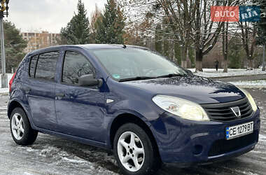 Хэтчбек Dacia Sandero 2009 в Ровно