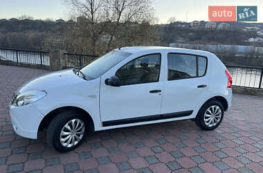 Dacia Sandero 2011