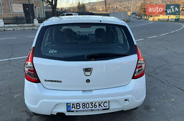 Хэтчбек Dacia Sandero 2011 в Могилев-Подольске