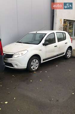 Хэтчбек Dacia Sandero 2009 в Луцке