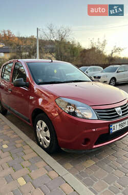 Хэтчбек Dacia Sandero 2012 в Киеве