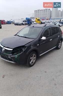 Хэтчбек Dacia Sandero 2010 в Киеве