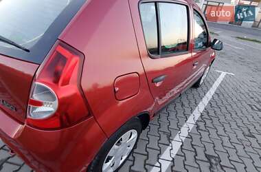 Хэтчбек Dacia Sandero 2012 в Винниках