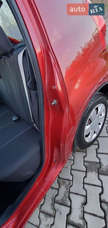 Хэтчбек Dacia Sandero 2012 в Винниках