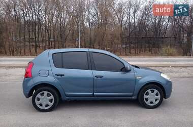 Хетчбек Dacia Sandero 2008 в Дніпрі