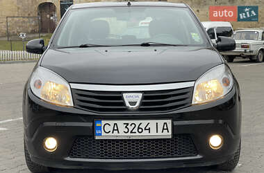 Хетчбек Dacia Sandero 2010 в Бережанах